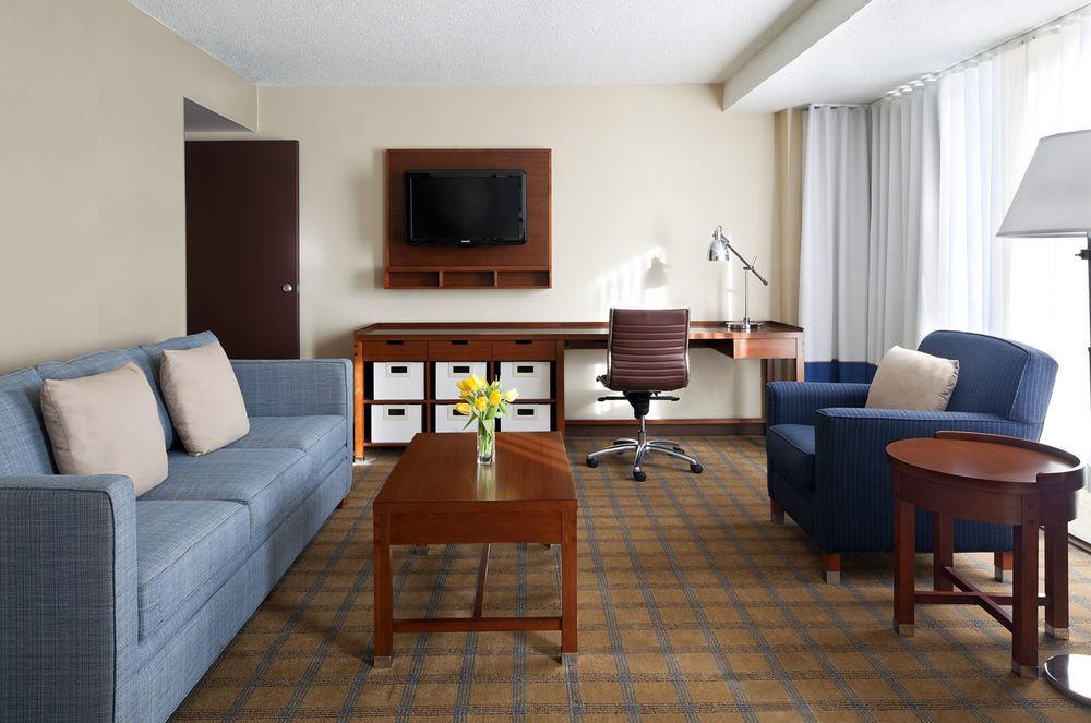 Four Points By Sheraton Hotel & Conference Centre Gatineau-Ottawa Bagian luar foto