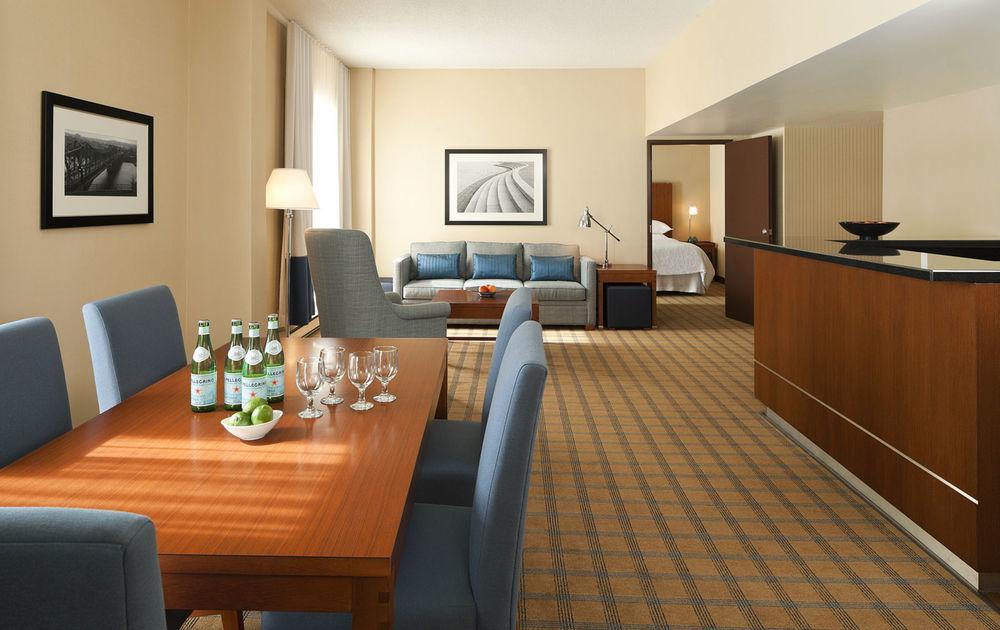 Four Points By Sheraton Hotel & Conference Centre Gatineau-Ottawa Bagian luar foto