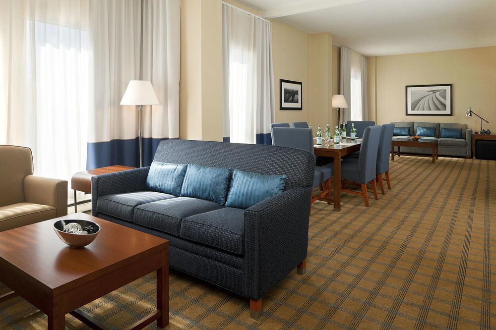 Four Points By Sheraton Hotel & Conference Centre Gatineau-Ottawa Bagian luar foto