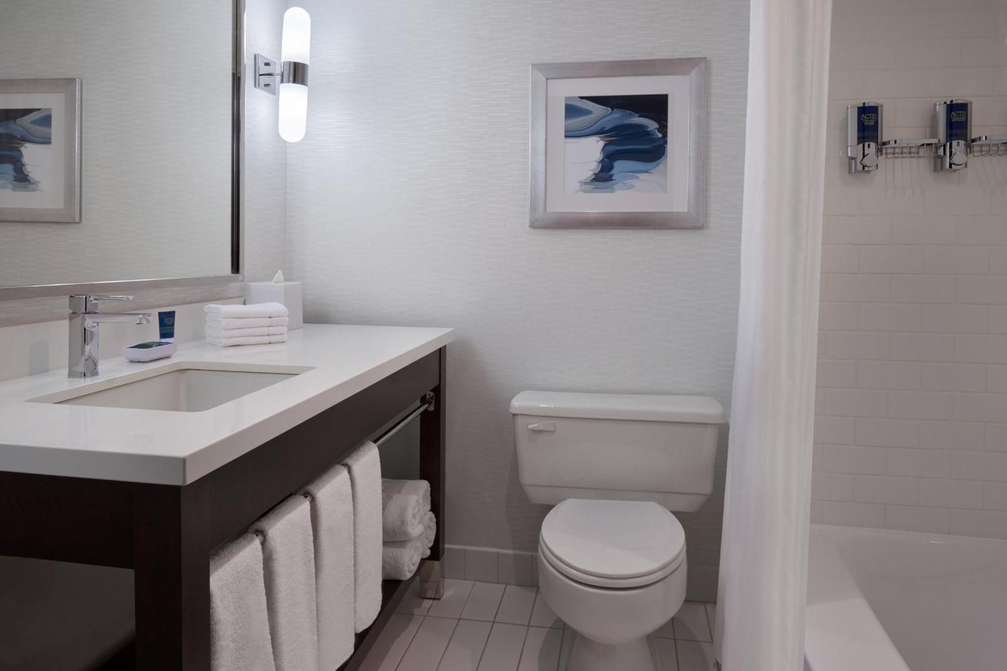 Four Points By Sheraton Hotel & Conference Centre Gatineau-Ottawa Bagian luar foto